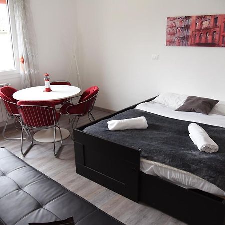 Pop Art House Near Venice Bed & Breakfast Mogliano Veneto Bagian luar foto